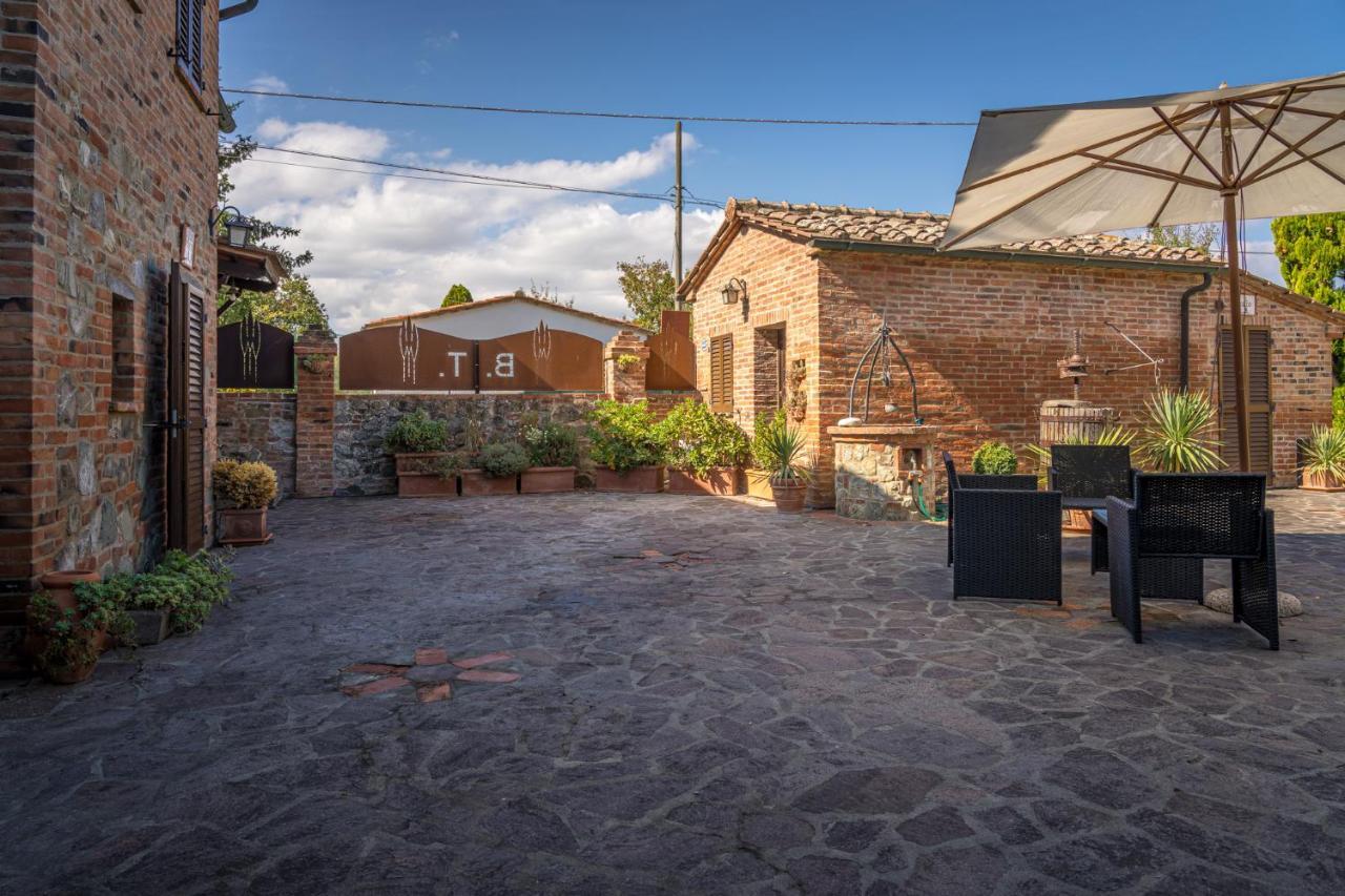 西纳伦加Borgo Terrosi住宿加早餐旅馆 外观 照片
